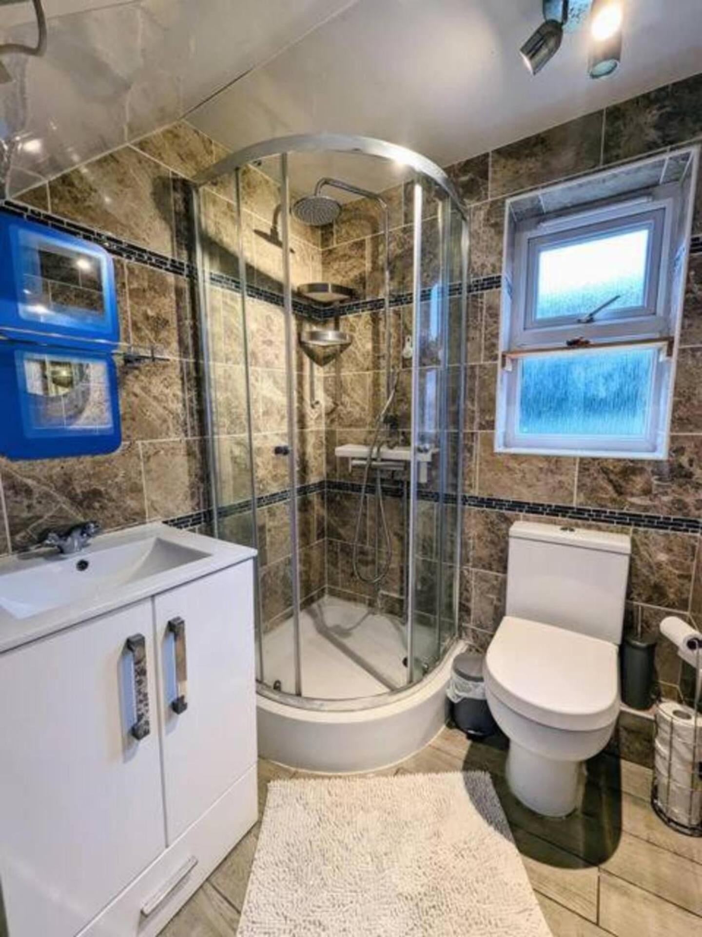 2 Bedroom Home With Driveway Close To Quayside Ґейтсгед Екстер'єр фото